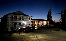 Bay Lake Inn - Frontiersman Motel